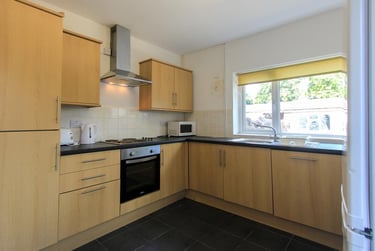6 bed house, Malefant Street, Cathays, Cardiff, CF244QE - Image 2
